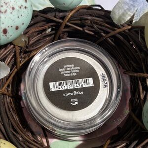 bareMinerals Snowflake Shimmer Eyeshadow Sealed!